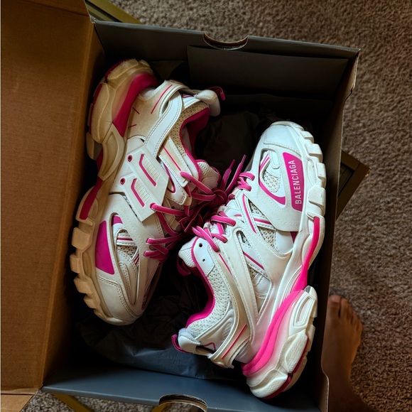 Balenciaga Women's Sneakers in Pink and White - Picture 1 of 7